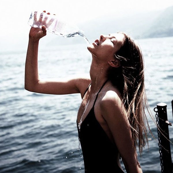 beba agua dicas curar ressaca