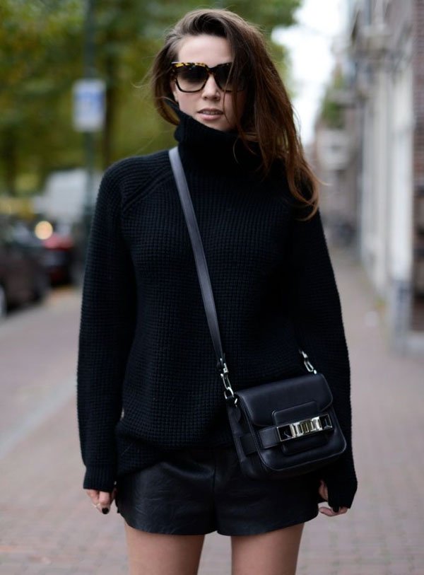 street-style-all-black-mini-bag