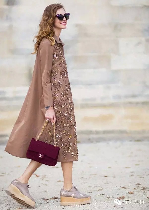 Chiara-ferragni-stars-shoes-street-style-Chanel-Bag