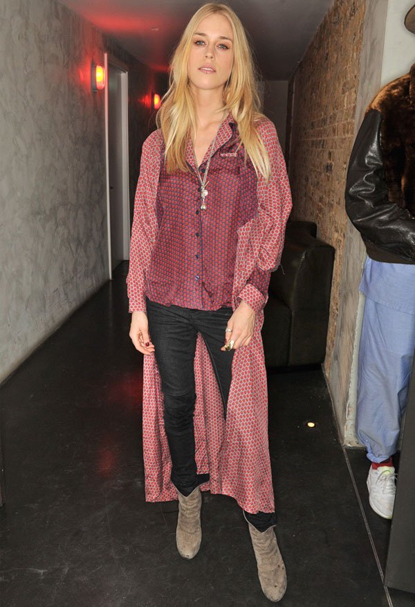 mary-charteris-street-style-model-calca-jeans-camisa-pijama-steal-the-look