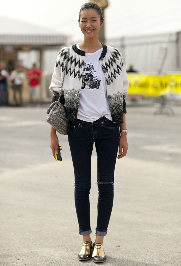 liu-wen-street-style-fashion-week-t-shirt-jeans-skinny-oxford