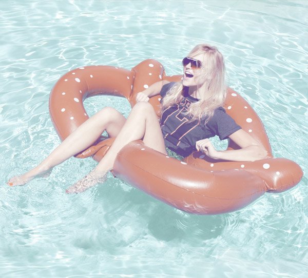 summer-pool-bikini