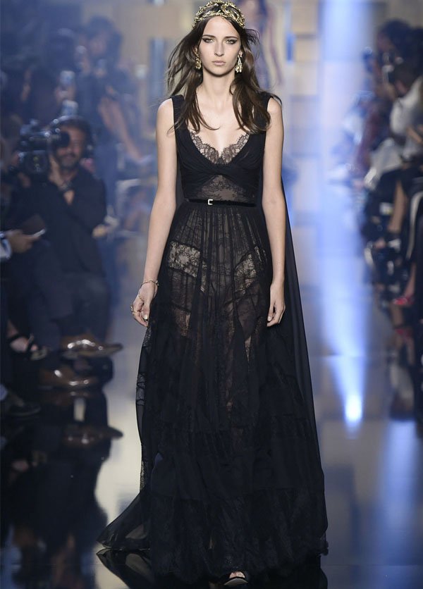 valentino-couture-transparencia-preto-longo-coroa