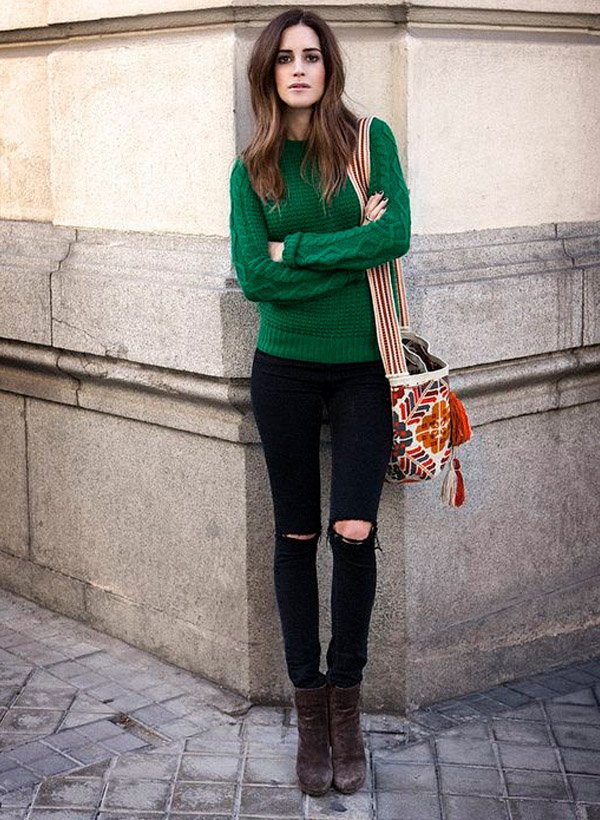 destroyed-jeans-street-style-green-tricot-bag