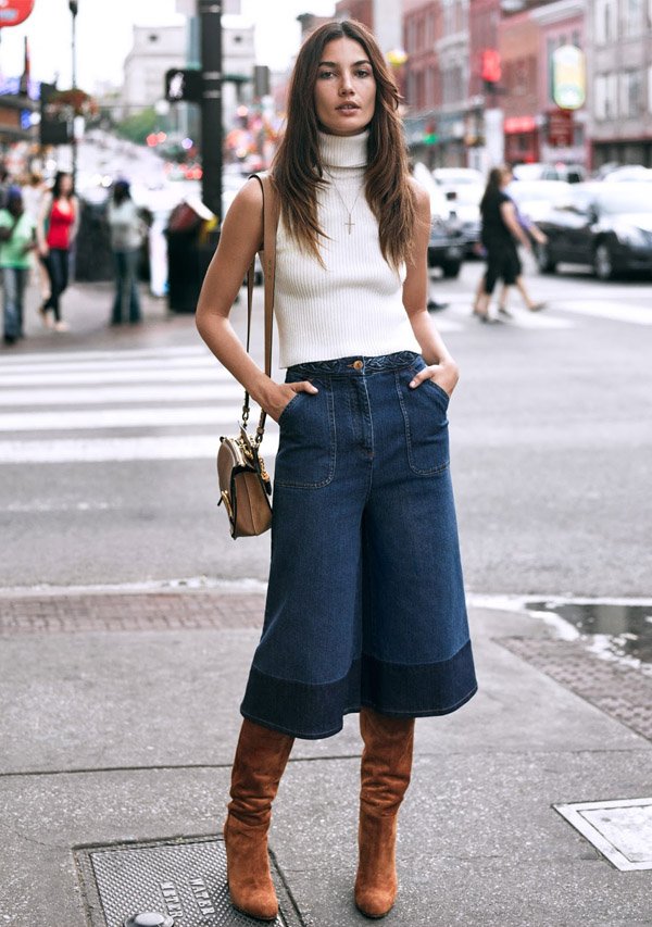 lily-aldridge-street-style-wide-jeans-pants-otk-boots-turtleneck