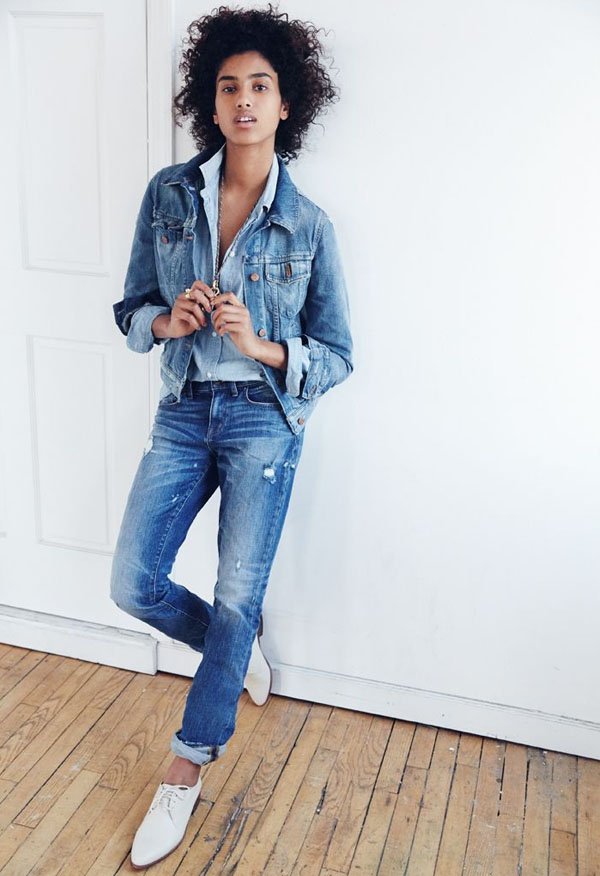 modelo-imaan-hammam-look-todo-jeans-calca-camisa-jaqueta