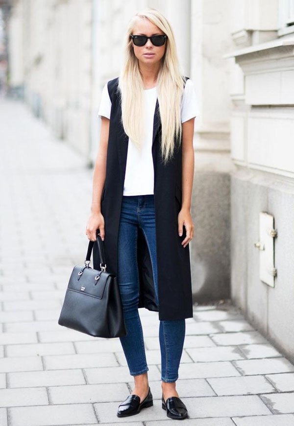 street-style-denim-white-tshirt-long-black-vest