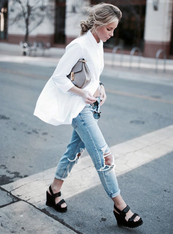 street-style-plataforms-destroyed-jeans-open-shirt