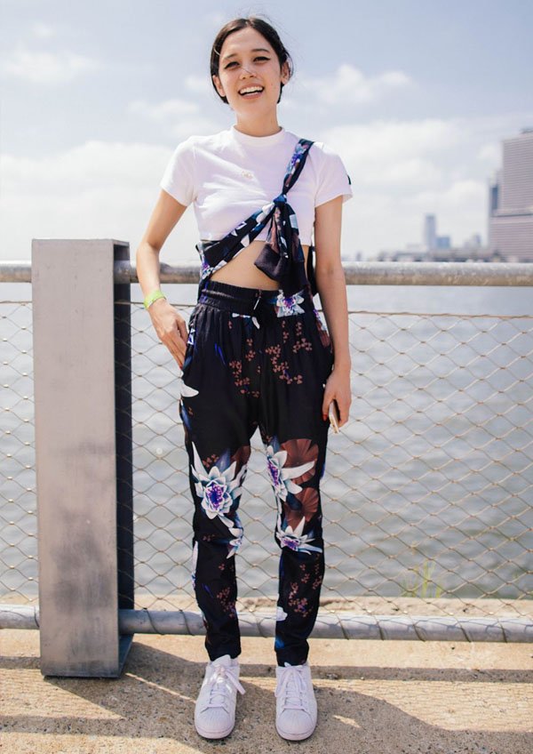 street-style-printed-pants-sueter-styling-tip