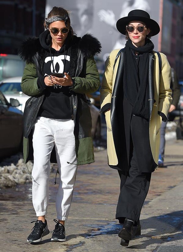 cara-delevingne-st-vincent-street-style-sweatpants-winter-look