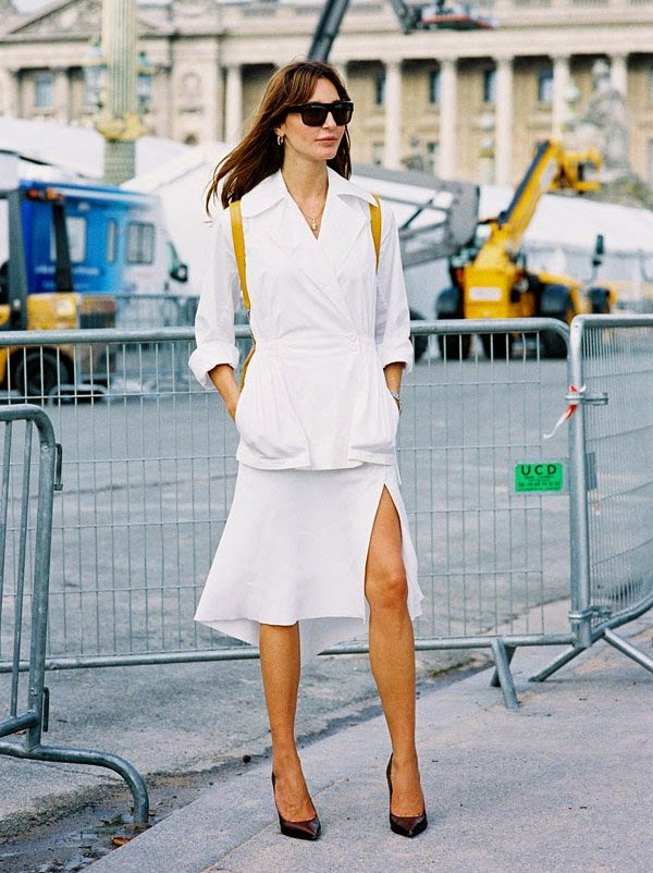 ece-sukan-street-style-white-skirt-scarpin-sunglasses