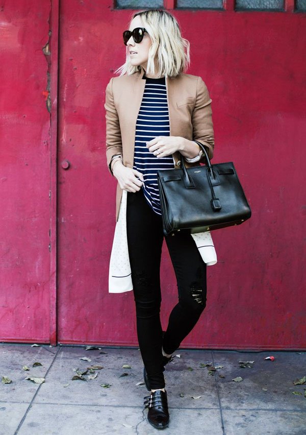street-style-stripes-trench-coat-boots