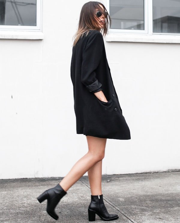 kaitlyn-ham-look-todo-preto-blazer-oversized-bota