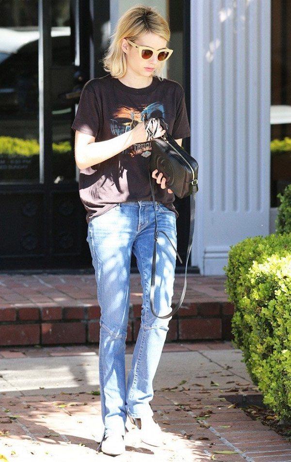 Emma Roberts T-Shirt Street Style Casual Crossover Bag