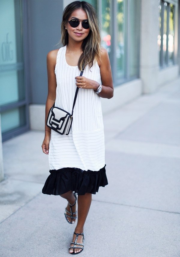 Julie Sarinana Street Style Vestido Preto e Branco