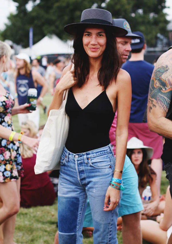 acl festival style look black and jeans