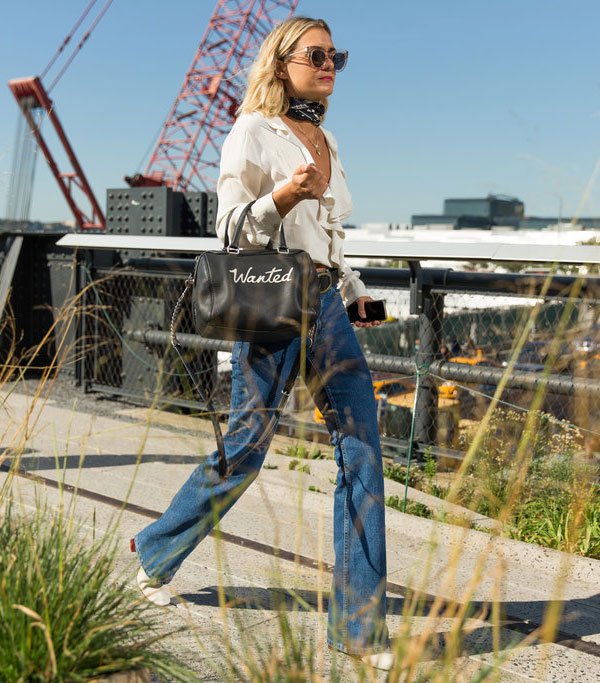 look flare jeans camisa