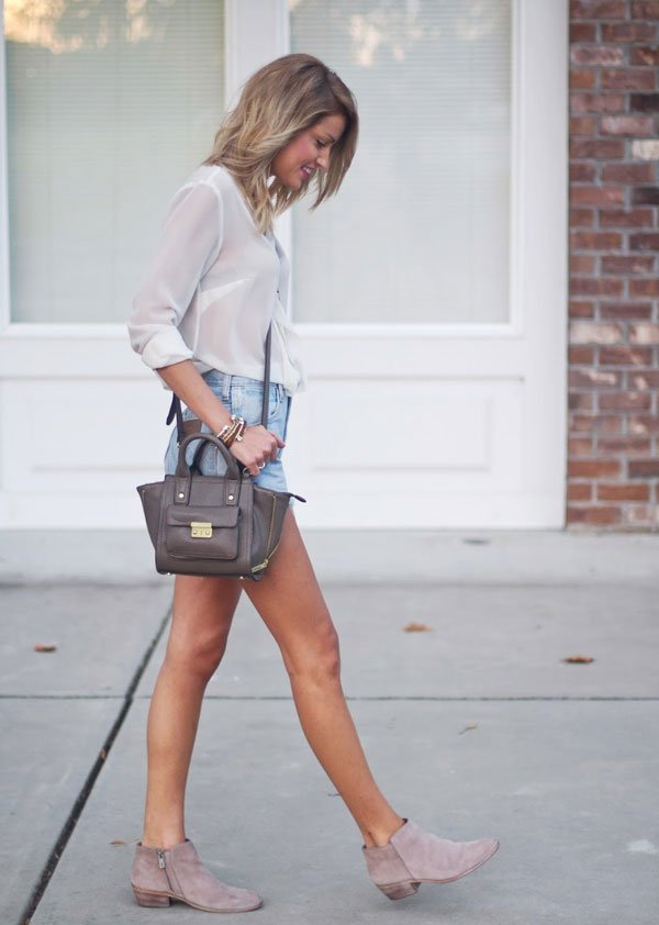 look short jeans camisa ankle boots
