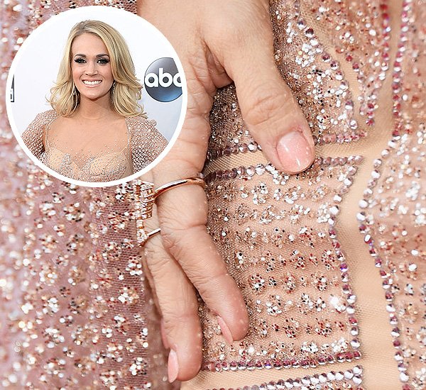 Carie Underwood Red Carpet AMA 2015 Nails