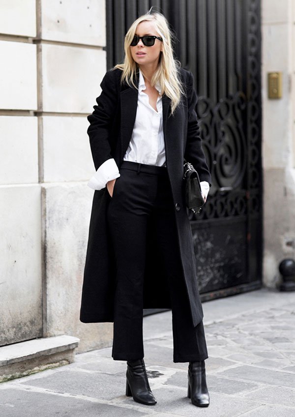 look black and white street style