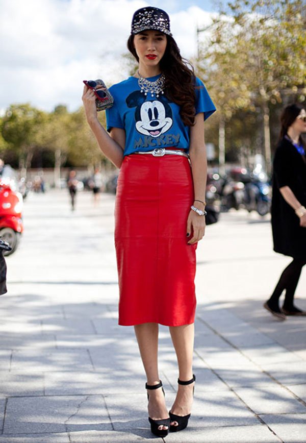 look red pencil skirt blue t-shirt