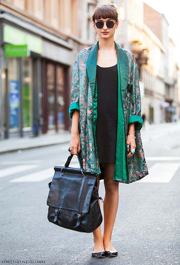 street style vestido preto com kimono de pijama