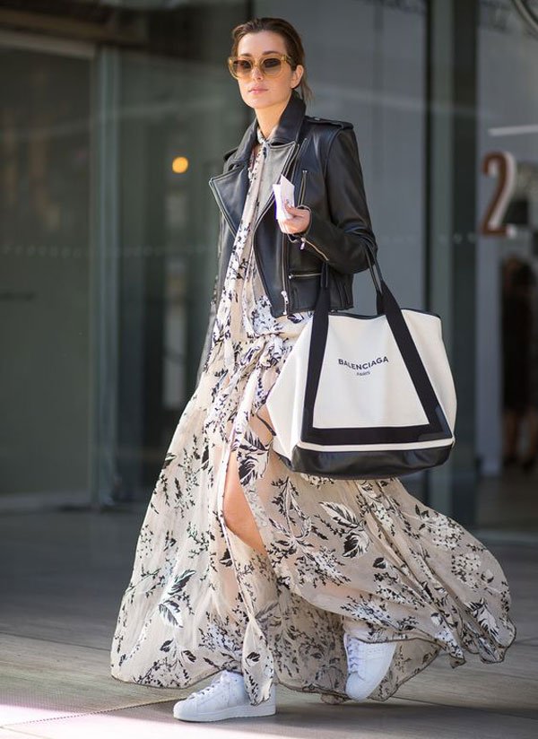 vestido-longo-estampado-jaqueta-couro-street-style-bolsa-balenciaga
