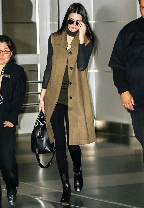 Kendall Jenner airport look