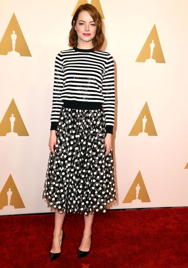 Marion Cottilard look para o Oscar com mix de estampas pois e listas