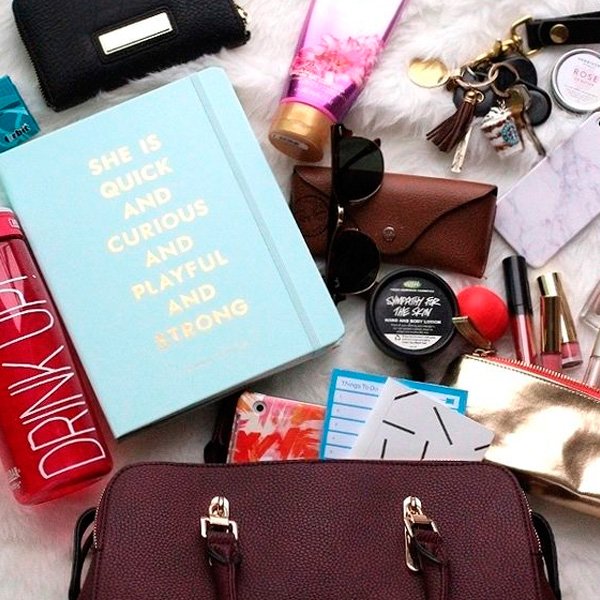 what's in my minimalist bolsa