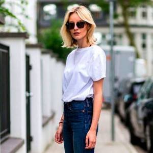 7 vezes que o combo camiseta branca + calça jeans foi cool