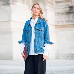 7 maneiras novas de usar sua jaqueta jeans