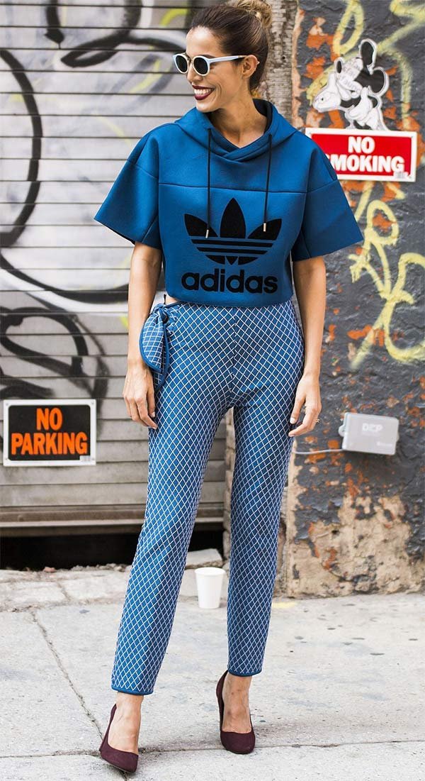 Street style look com moletom Adidas.