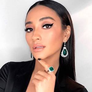 Steal Her Beauty Look: Shay Mitchell