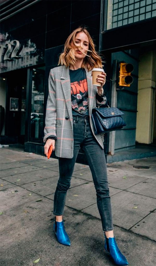 It Girl - blazer-xadrez-tshirt-vintage-calça-bota-azul - blazer xadrez - Meia Estação - Street Style