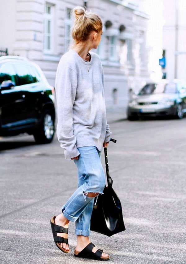 it-girl - moletom-calca-jeans-destroyed-look - bucket bag - meia estação - street style