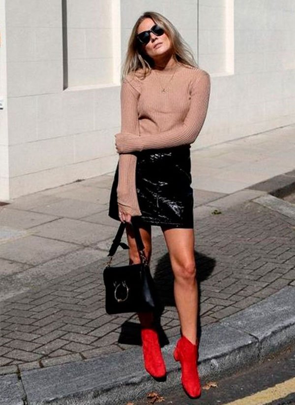 Lucy Williams - lucy-williams-tricot-nude-calca-preta-bota-vermelha - bota vermelha - meia estação - street style