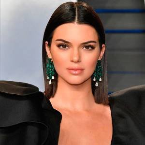 6 Detalhes que Estão Passando Despercebidos nas Makes de Kendall Jenner – e Devemos Aprender