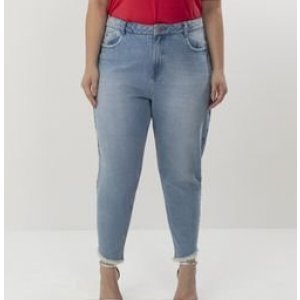 Calça Jeans Mom com Barra Desfiada Curve & Plus Size