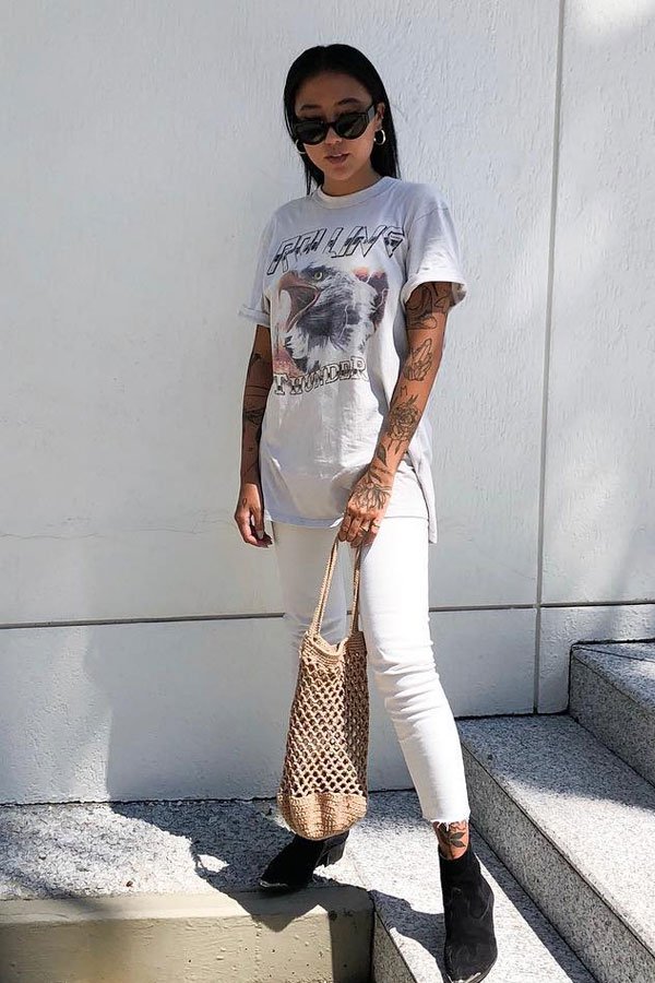 Luciane Sakon - camiseta e calça - net bag - verão - street style