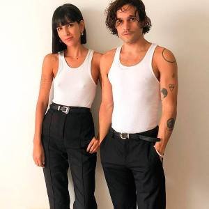 O Casal que deu Match no Amor (e nos Looks)