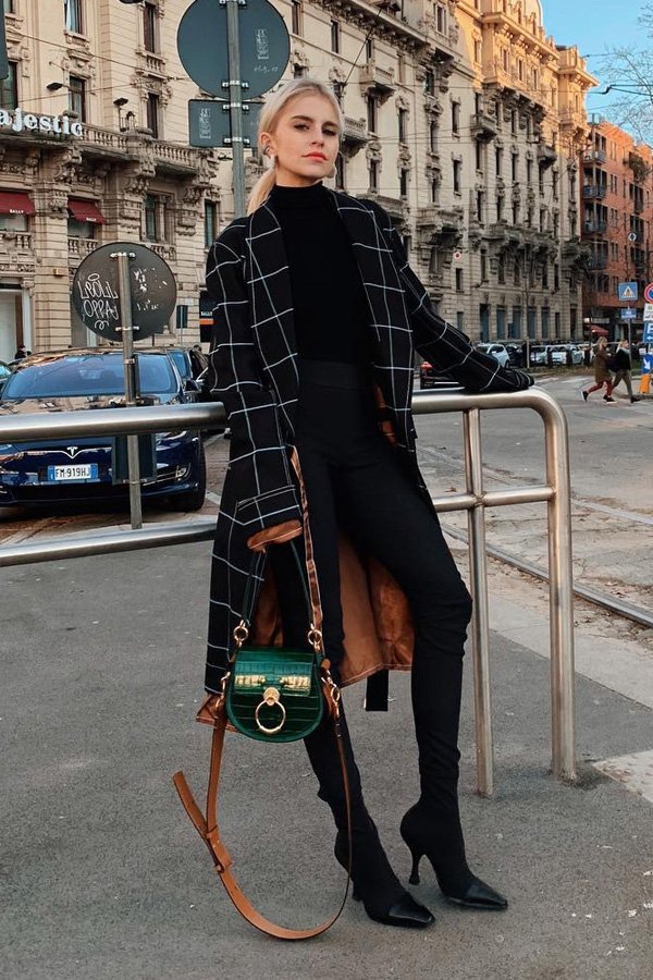 Caroline Daur - bolsa - croco - inverno - street style