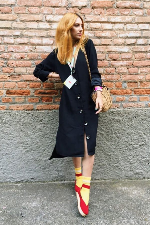 Ali Santos - vestido, sandália e meia - vestidos no inverno - inverno - street style