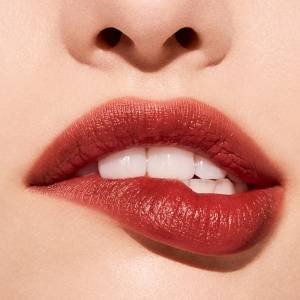 6 maneiras infalíveis de cuidar dos lábios nesse inverno
