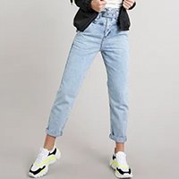 calça jeans feminina mom com cinto cós largo azul claro