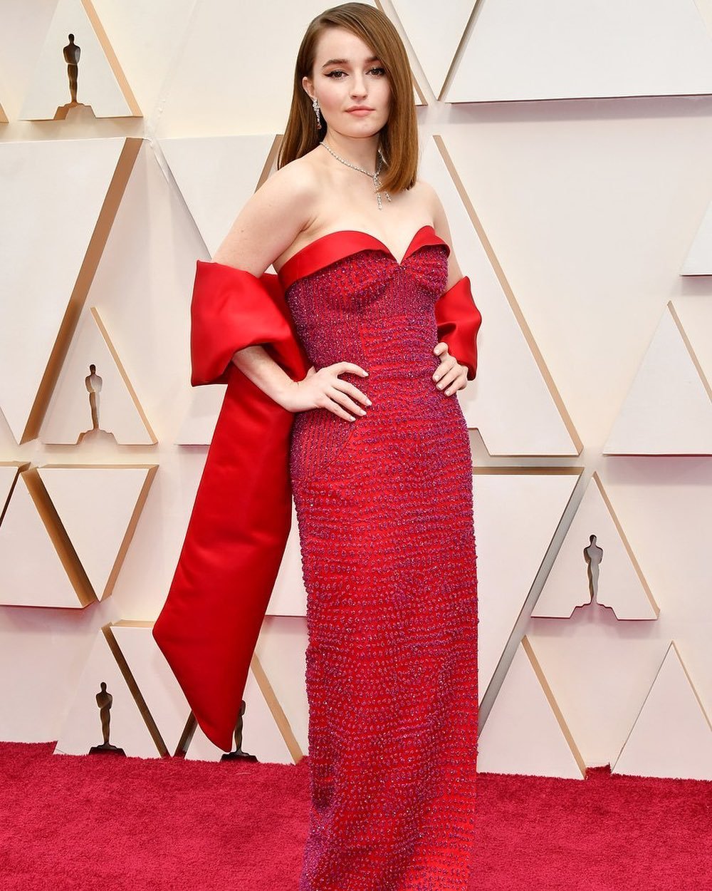 Kaitlyn Dever - Vestido sustentável  - Oscar - Verão - Red carpet