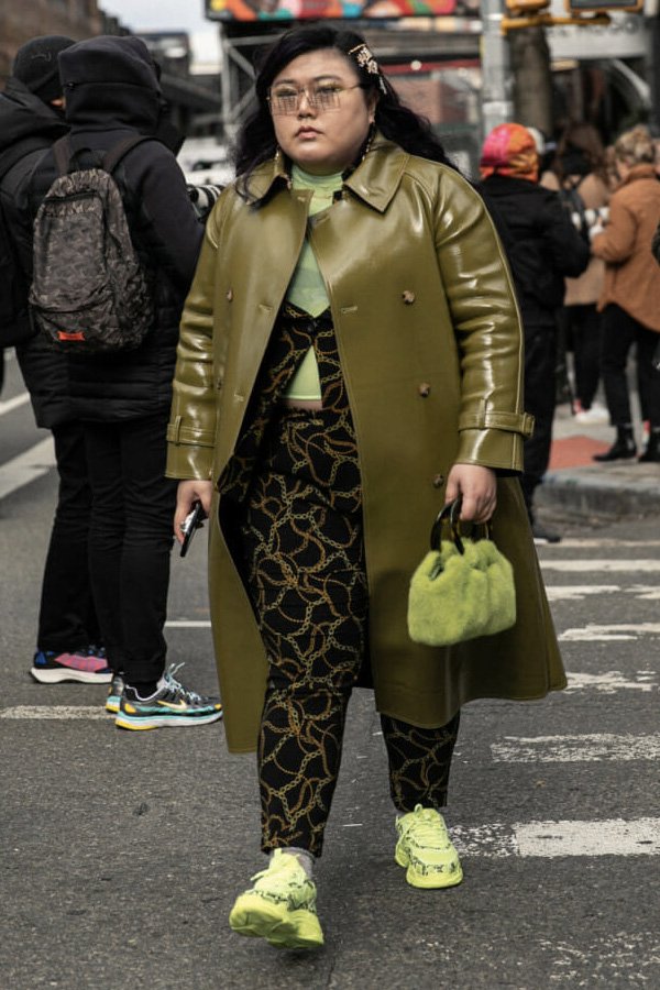 reprodução pinterest - casaco verde - casaco - verão - street style