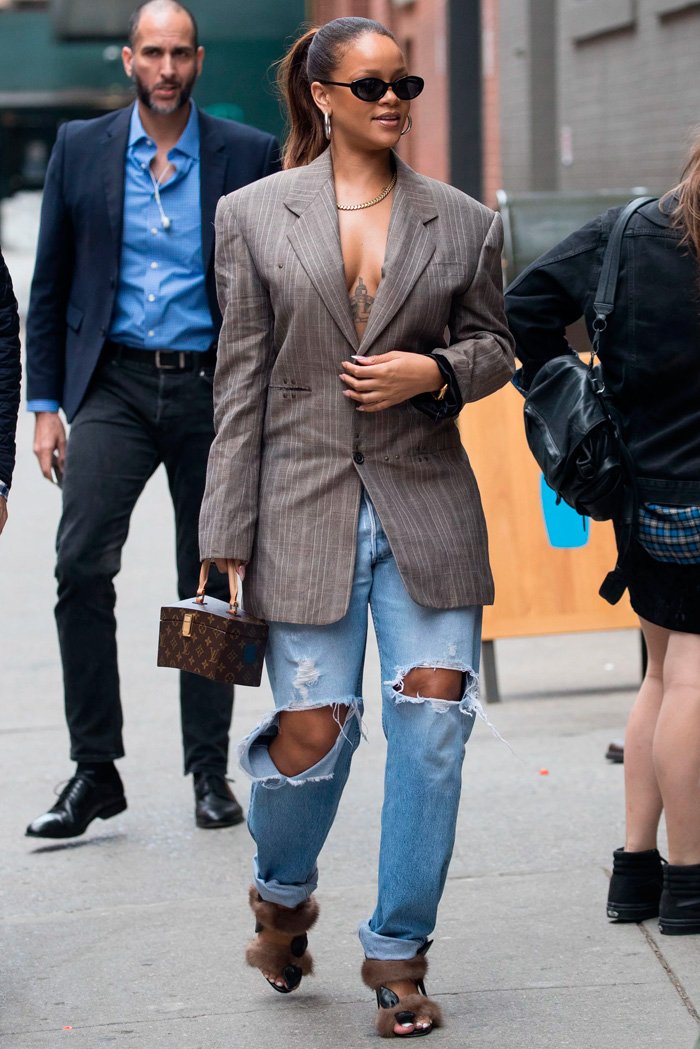 Rihanna - blazer-e-jeans - blazer - verão - street-style