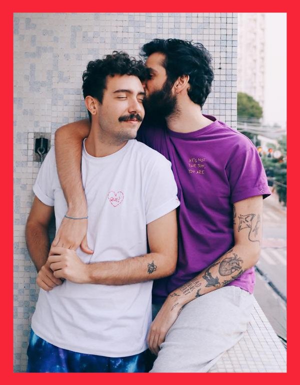 Breno Da Matta e Alexandre - dia dos namorados - orgulho LGBTQI+ - inverno - em casa - https://stealthelook.com.br