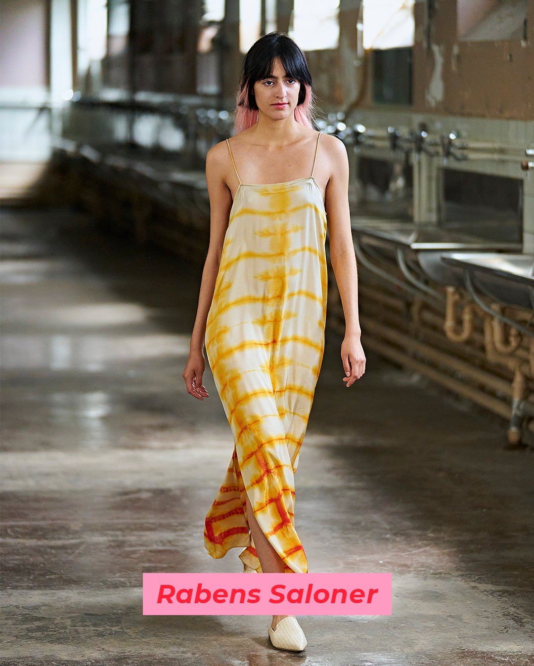It girls - Rabens Saloner - Copenhague Fashion Week - Inverno - Street Style - https://stealthelook.com.br